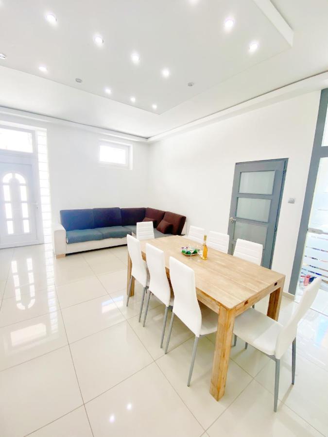 Luxury Apartment In The Centre Ac Parking Garden بودابست المظهر الخارجي الصورة