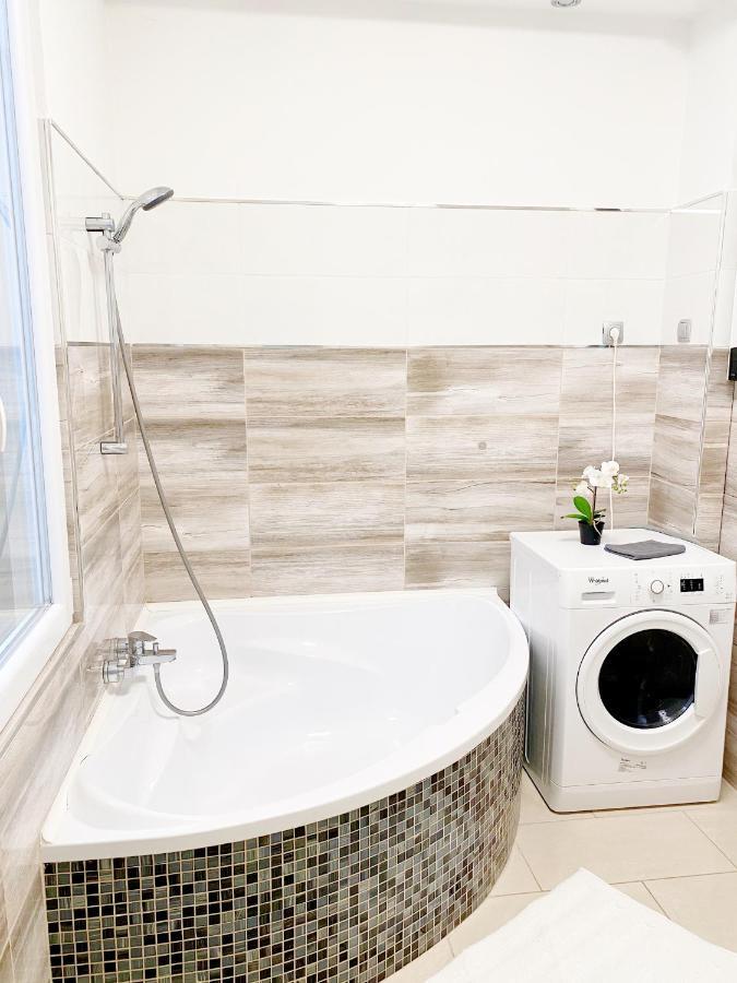 Luxury Apartment In The Centre Ac Parking Garden بودابست المظهر الخارجي الصورة