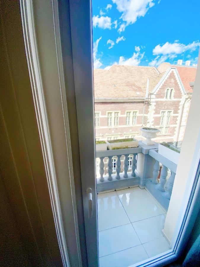 Luxury Apartment In The Centre Ac Parking Garden بودابست المظهر الخارجي الصورة