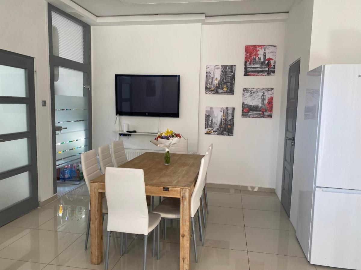 Luxury Apartment In The Centre Ac Parking Garden بودابست المظهر الخارجي الصورة